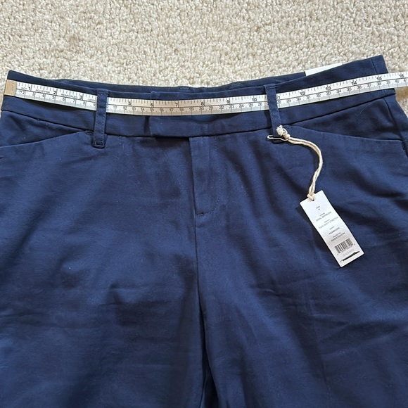 NWT Dockers Womens Ideal Fit Shorts Sz 6 Dark Navy Blue - Picture 9 of 13